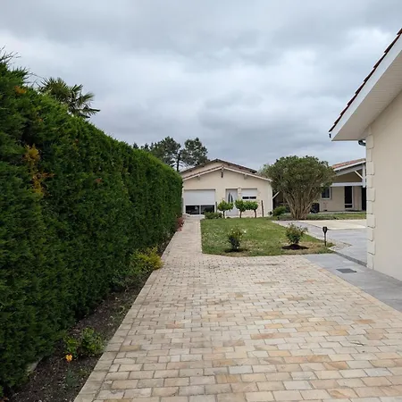 Maisonette Sur Le Bassin!