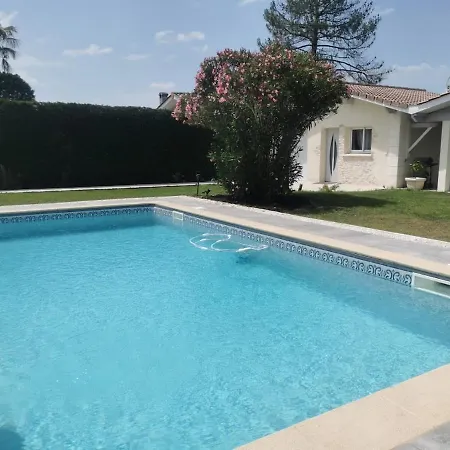 Prázdninový dům Maisonette Sur Le Bassin!