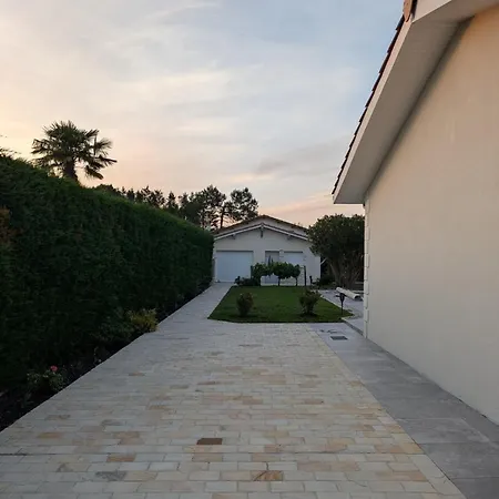Prázdninový dům Maisonette Sur Le Bassin! *